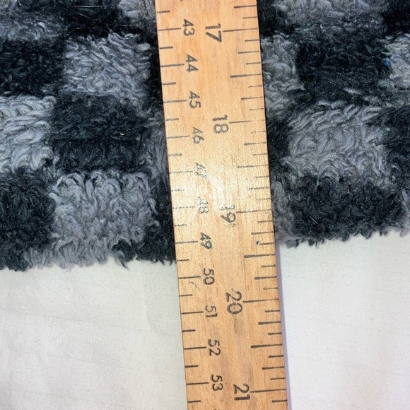 No Boundaries medium checkered black gray cropped Fleece Pullover - Picture 16 of 16